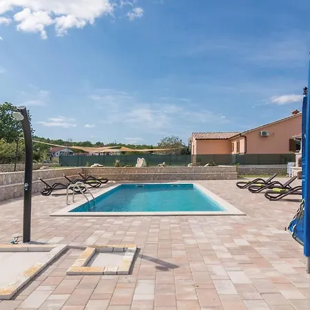 Vila Ina Villa *
